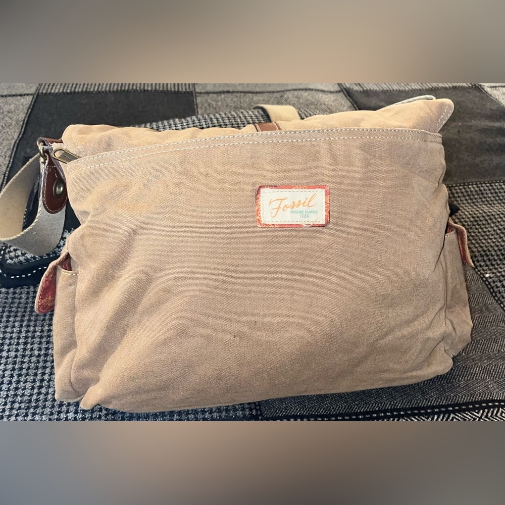 Large Crossbody / Messenger / Duffle Bag pre-loved condition (please see pics)📸 - Picture 2 of 10